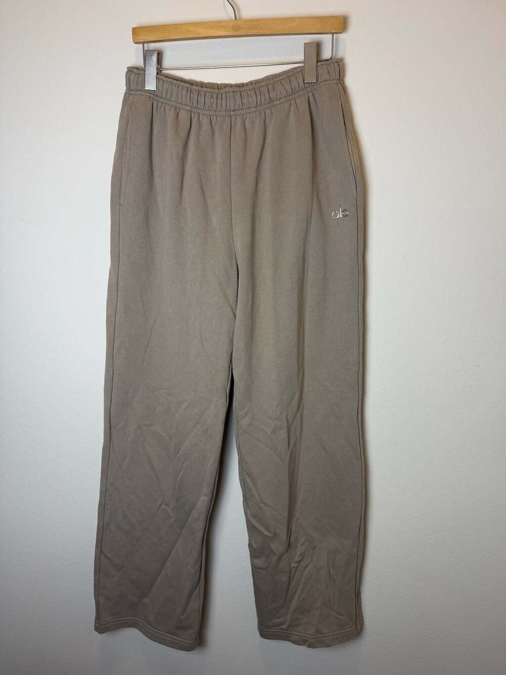 Alo Yoga Accolade Straight Leg Sweatpant Gravel